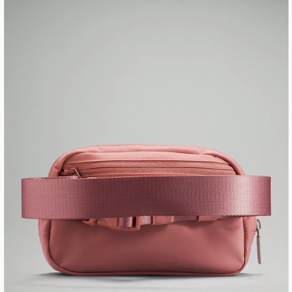 HOT new release: Lululemon Everywhere Belt Bag in Pastel Pink NWT 👛 Last one - Picture 2 of 3